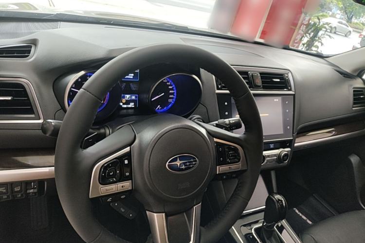 Used Subaru Outback 2017 2.5i Luxury Navigation Edition with EyeSight Center Console
