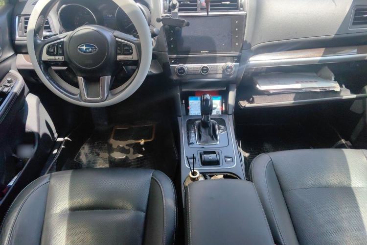 Used Subaru Outback 2017 2.5i Luxury Navigation Edition Center Console