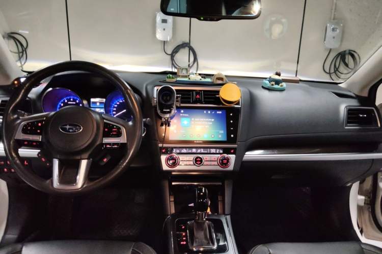 Used Subaru Outback 2017 2.5i Luxury Navigation Edition Center Console
