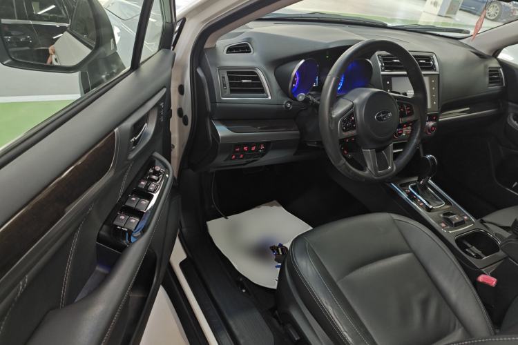 Used Subaru Outback 2017 2.5i Luxury Navigation Edition Driver Seat