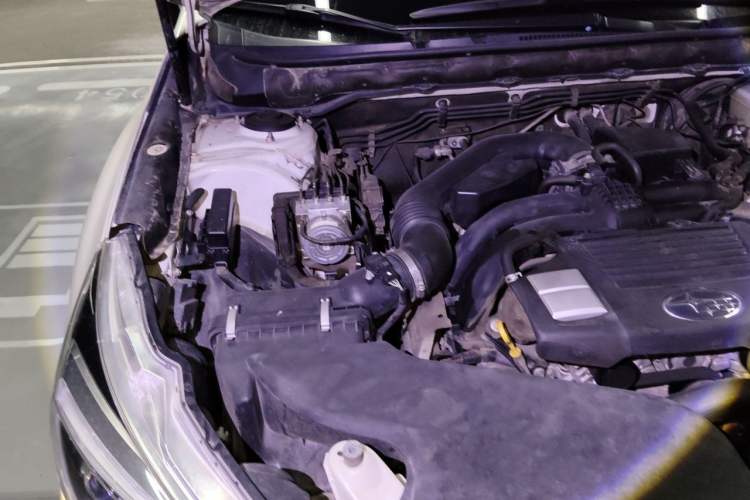 Used Subaru Outback 2017 2.5i Luxury Navigation Edition Engine Bay Right