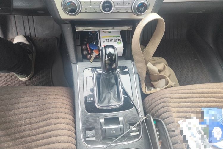 Used Subaru Outback 2017 2.5i Sport Navigation Edition with EyeSight Gear Lever