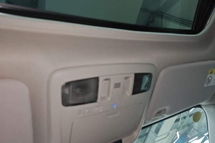 Used Subaru Outback 2017 2.5i Luxury Navigation Edition Headliner