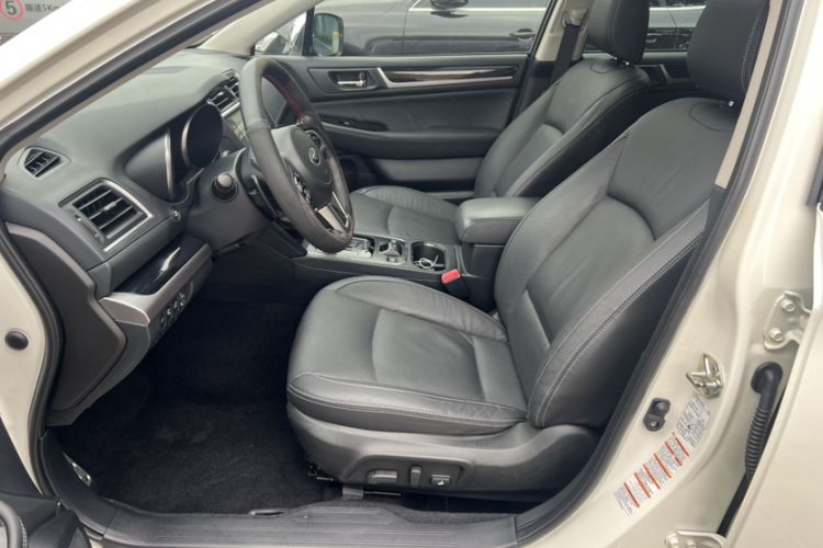 Used Subaru Outback 2017 2.5i Sport Navigation Edition with EyeSight Interior 10