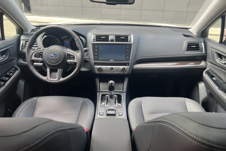 Used Subaru Outback 2017 2.5i Luxury Navigation Edition Interior 2