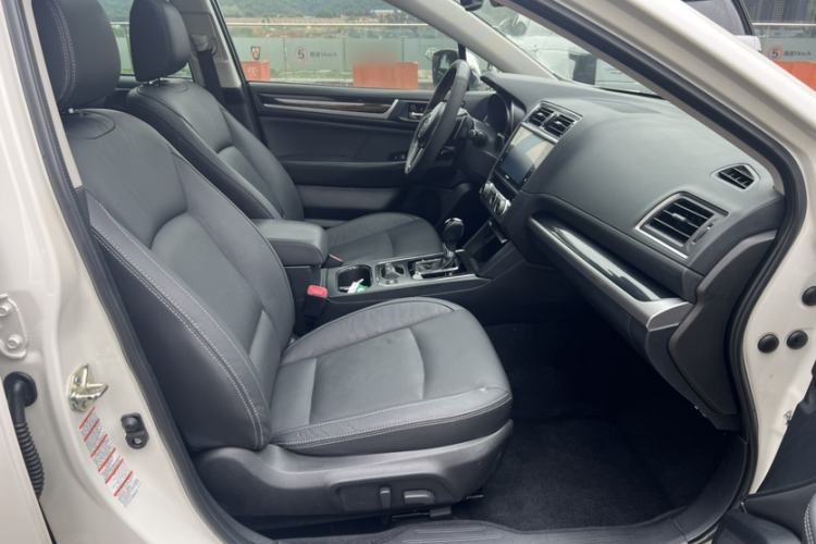 Used Subaru Outback 2017 2.5i Sport Navigation Edition with EyeSight Interior 6