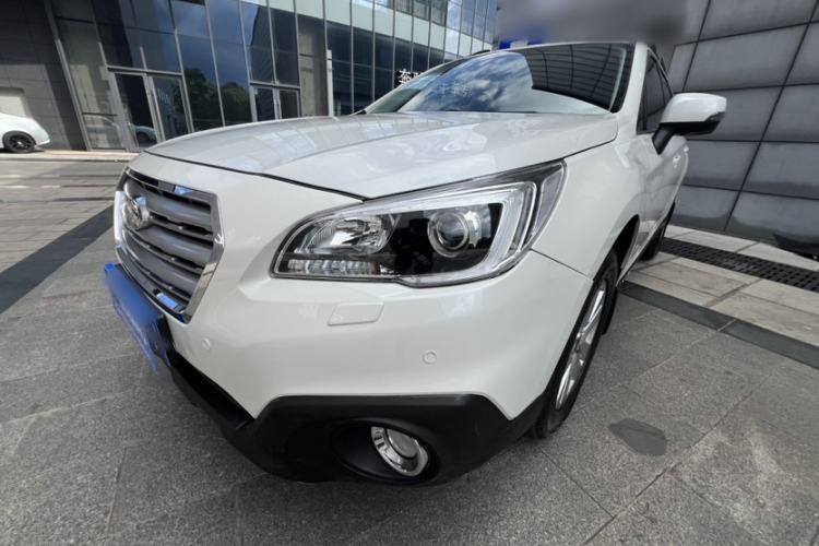 Used Subaru Outback 2017 2.5i Luxury Navigation Edition Interior 8