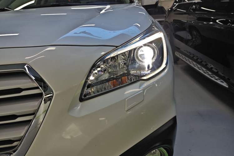 Used Subaru Outback 2017 2.5i Luxury Navigation Edition Left Front Headlight