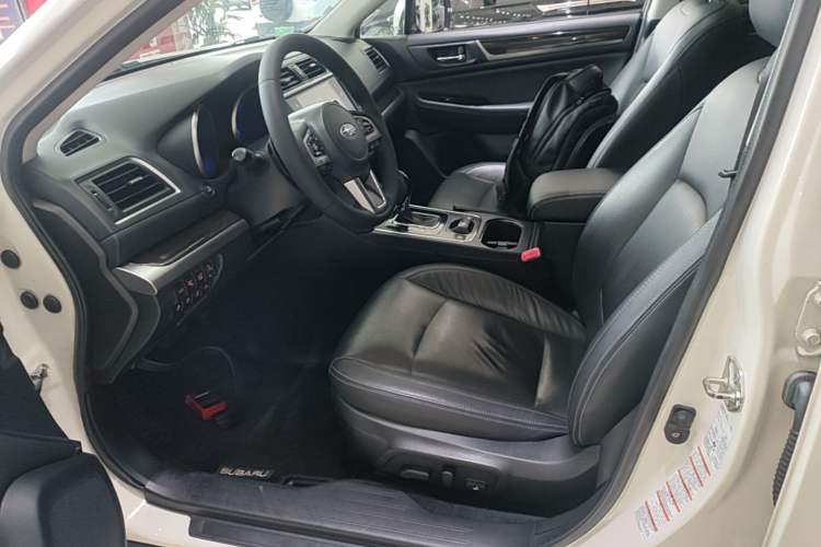 Used Subaru Outback 2017 2.5i Luxury Navigation Edition with EyeSight Left Front Seat