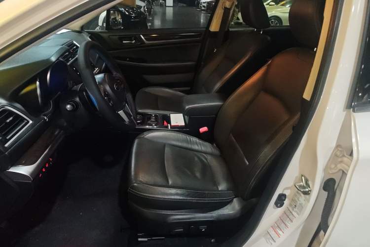Used Subaru Outback 2017 2.5i Luxury Navigation Edition with EyeSight Left Front Seat