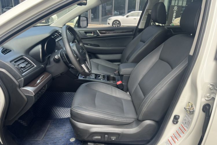 Used Subaru Outback 2017 2.5i Luxury Navigation Edition Left Front Seat