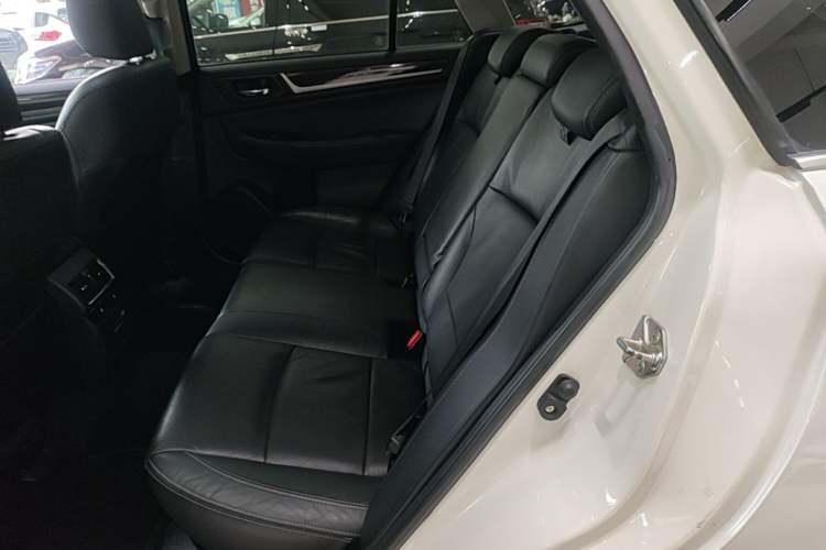 Used Subaru Outback 2017 2.5i Luxury Navigation Edition with EyeSight Left Rear Seat
