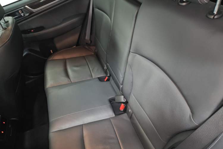 Used Subaru Outback 2017 2.5i Luxury Navigation Edition Left Rear Seat