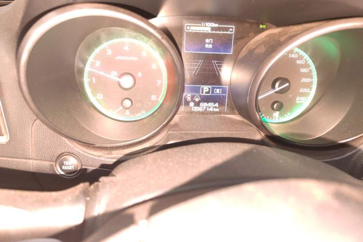 Used Subaru Outback 2017 2.5i Luxury Navigation Edition with EyeSight Odometer Close Up