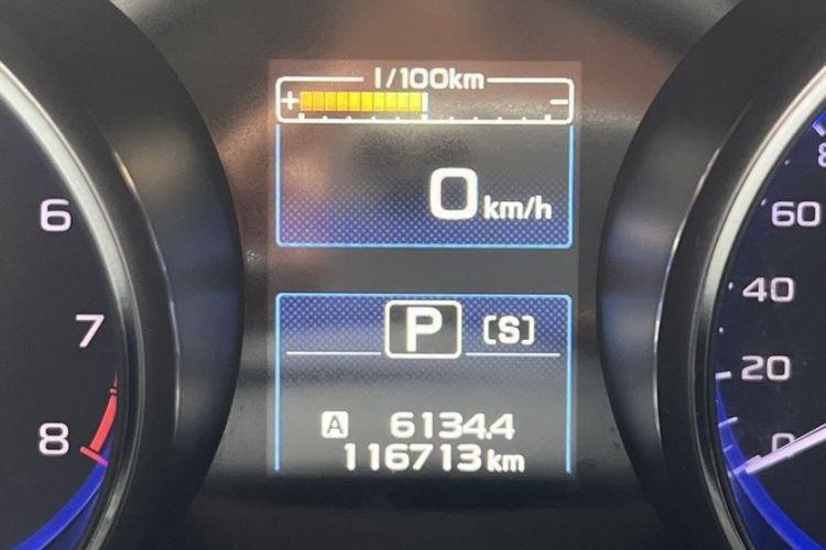 Used Subaru Outback 2017 2.5i Luxury Navigation Edition Odometer Close Up