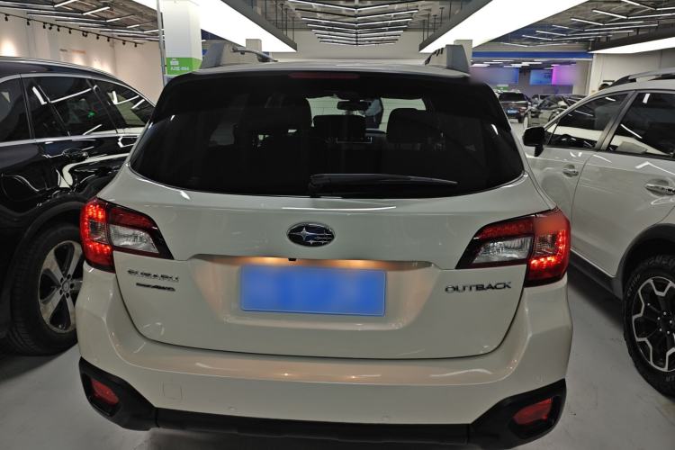 Used Subaru Outback 2017 2.5i Luxury Navigation Edition Rear