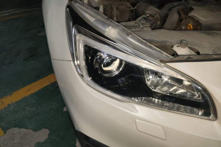Used Subaru Outback 2017 2.5i Sport Navigation Edition Right Front Headlight