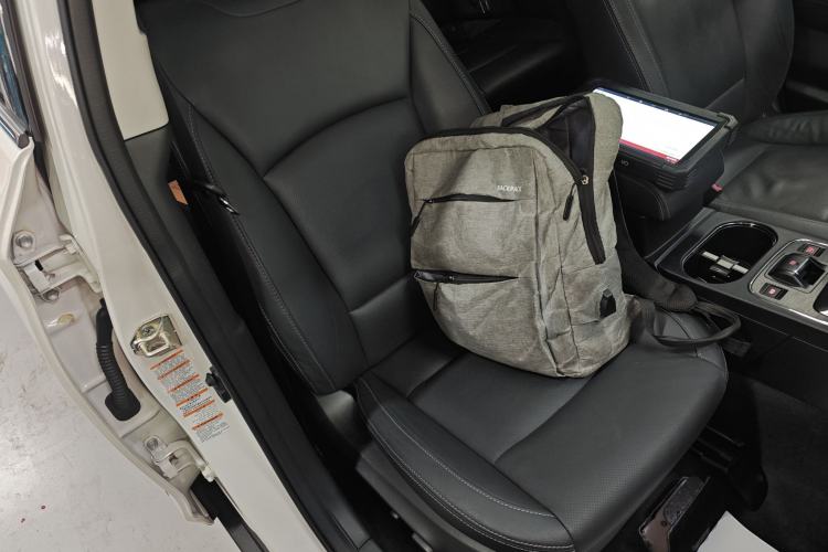 Used Subaru Outback 2017 2.5i Luxury Navigation Edition Right Front Seat