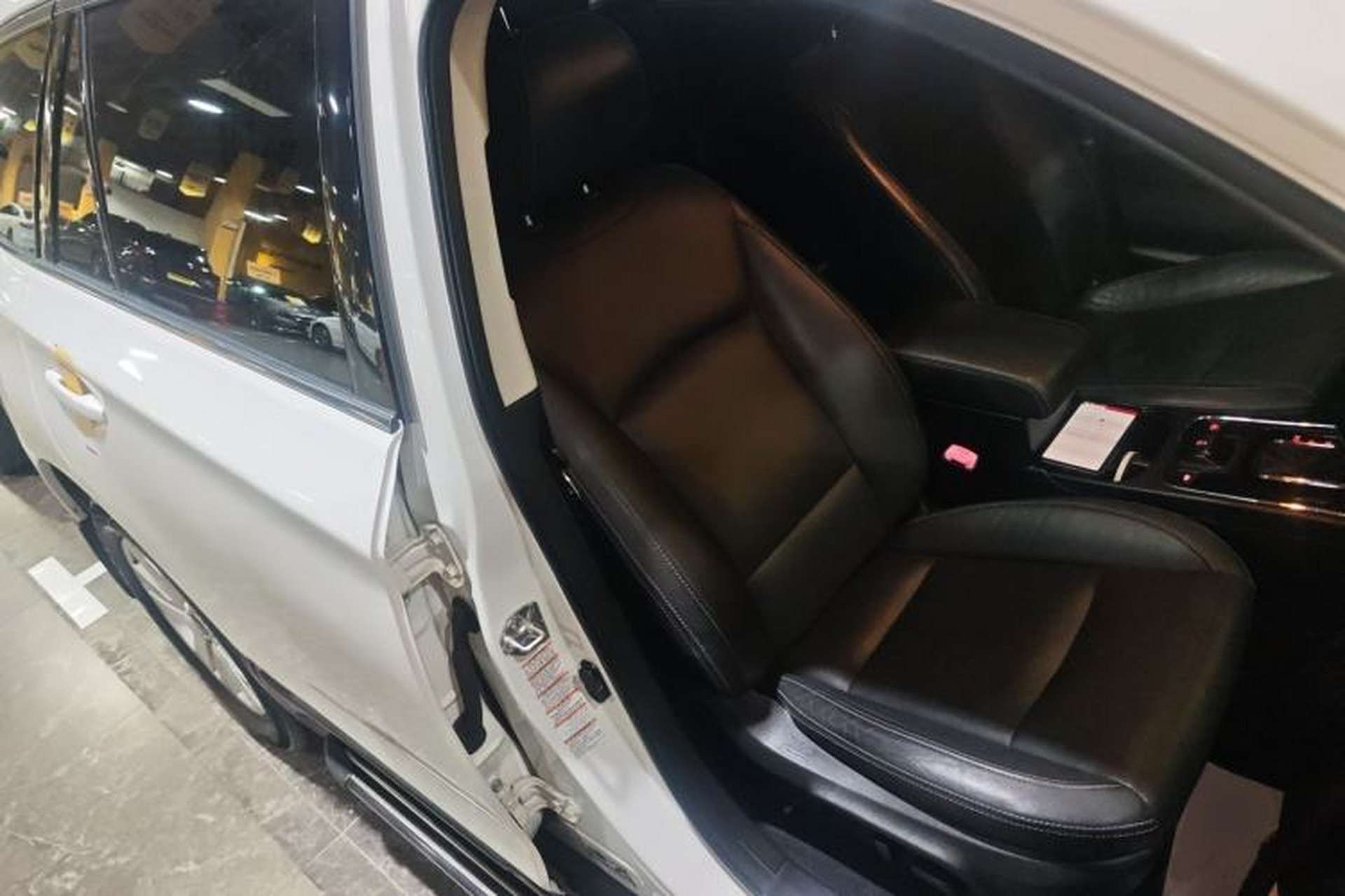 Used Subaru Outback 2017 2.5i Luxury Navigation Edition with EyeSight Right Front Seat