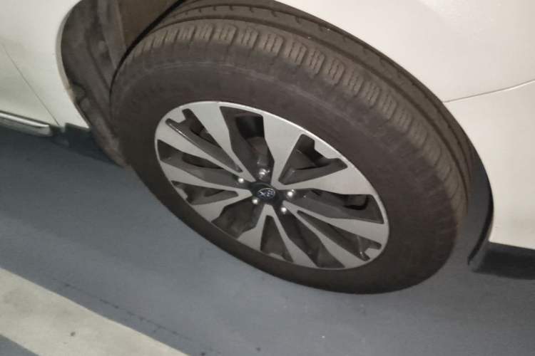 Used Subaru Outback 2017 2.5i Sport Navigation Edition with EyeSight Right Front Wheel Hub