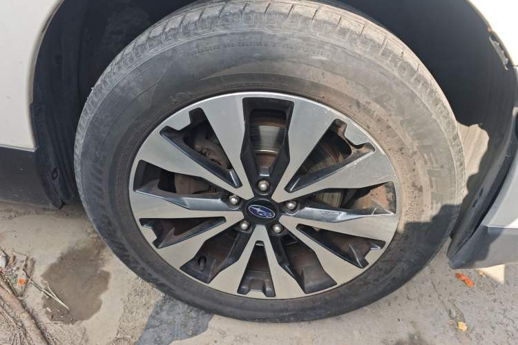 Used Subaru Outback 2017 2.5i Sport Navigation Edition with EyeSight Right Front Wheel Hub