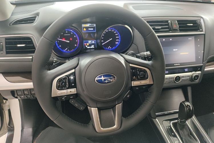 Used Subaru Outback 2017 2.5i Luxury Navigation Edition with EyeSight Steering Wheel