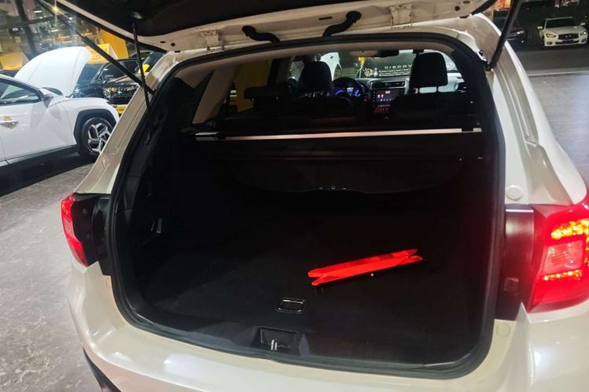 Used Subaru Outback 2017 2.5i Luxury Navigation Edition with EyeSight Trunk