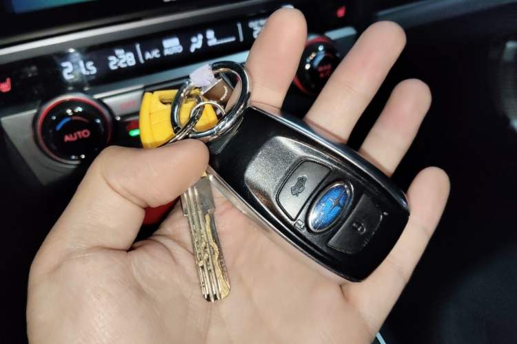 Used Subaru Outback 2017 2.5i Luxury Navigation Edition Vehicle Key