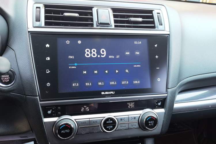 Used Subaru Outback 2017 2.5i Sport Navigation Edition Audio And AC Panel