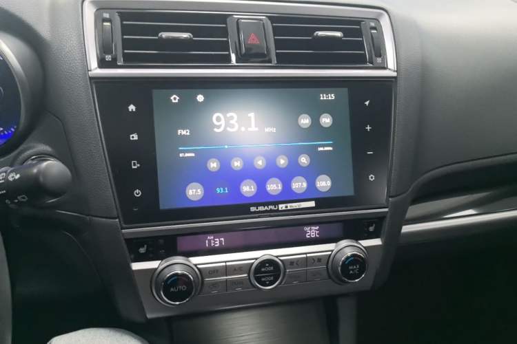 Used Subaru Outback 2017 2.5i Sport Navigation Edition Audio And AC Panel