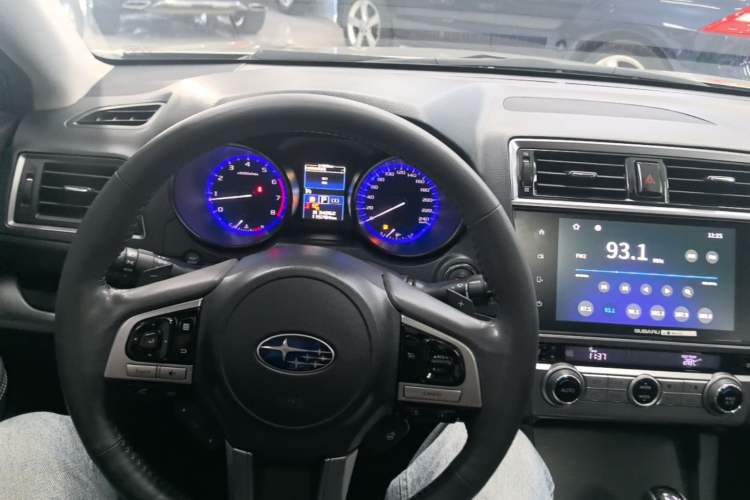 Used Subaru Outback 2017 2.5i Sport Navigation Edition Center Console