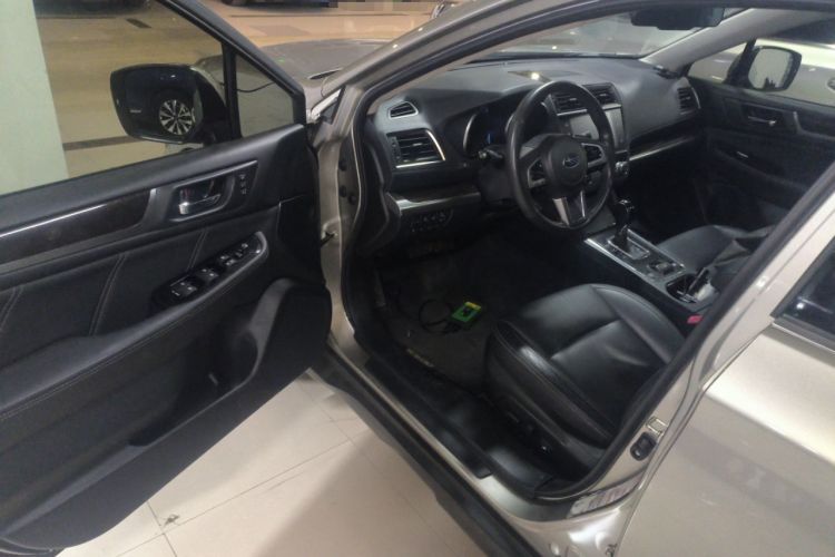 Used Subaru Outback 2017 2.5i Luxury Navigation Edition Driver Seat