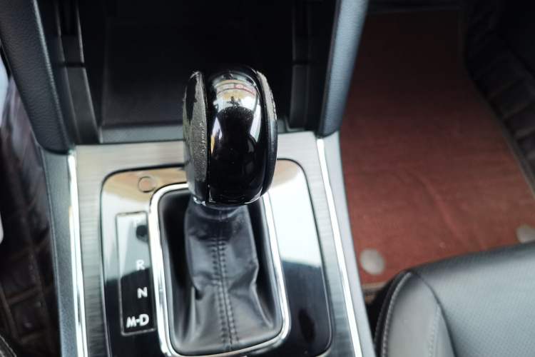 Used Subaru Outback 2017 2.5i Sport Navigation Edition Gear Lever