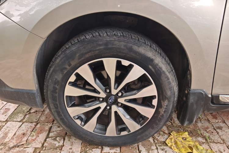 Used Subaru Outback 2017 2.5i Sport Navigation Edition with EyeSight Left Front Wheel Hub