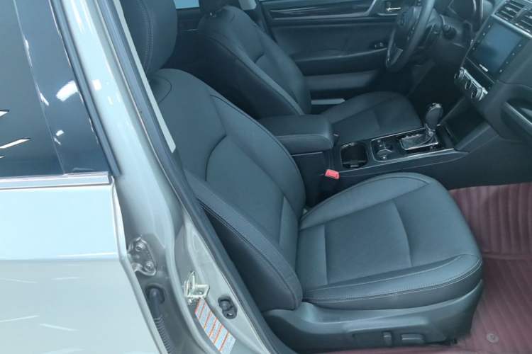 Used Subaru Outback 2017 2.5i Sport Navigation Edition Right Front Seat