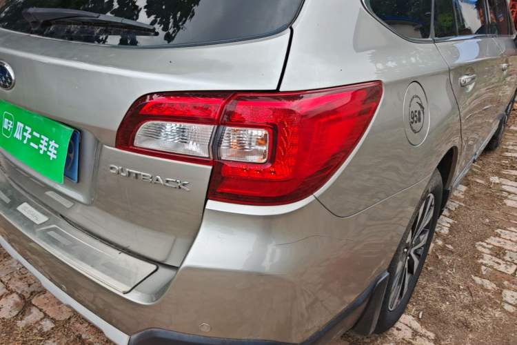 Used Subaru Outback 2017 2.5i Sport Navigation Edition with EyeSight Right Rear Taillight
