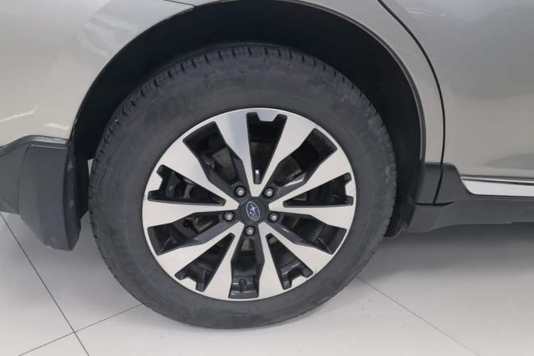 Used Subaru Outback 2017 2.5i Sport Navigation Edition Right Rear Wheel Hub