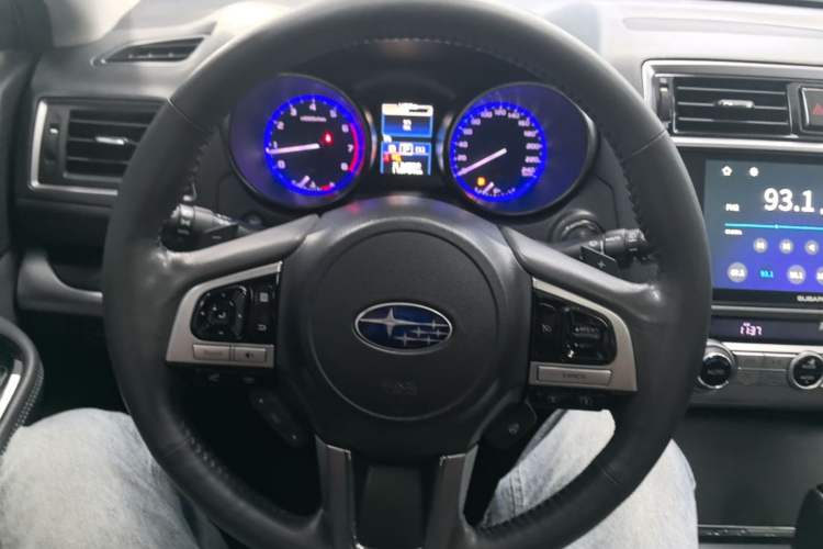 Used Subaru Outback 2017 2.5i Sport Navigation Edition Steering Wheel
