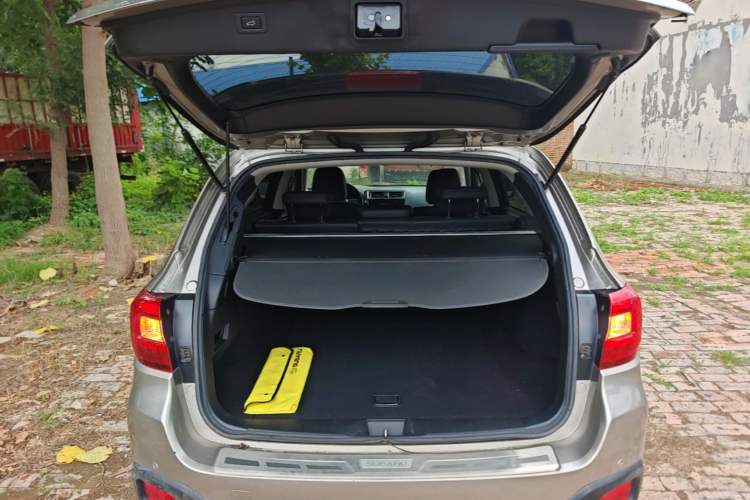 Used Subaru Outback 2017 2.5i Sport Navigation Edition with EyeSight Trunk