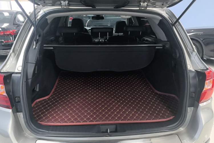Used Subaru Outback 2017 2.5i Sport Navigation Edition Trunk