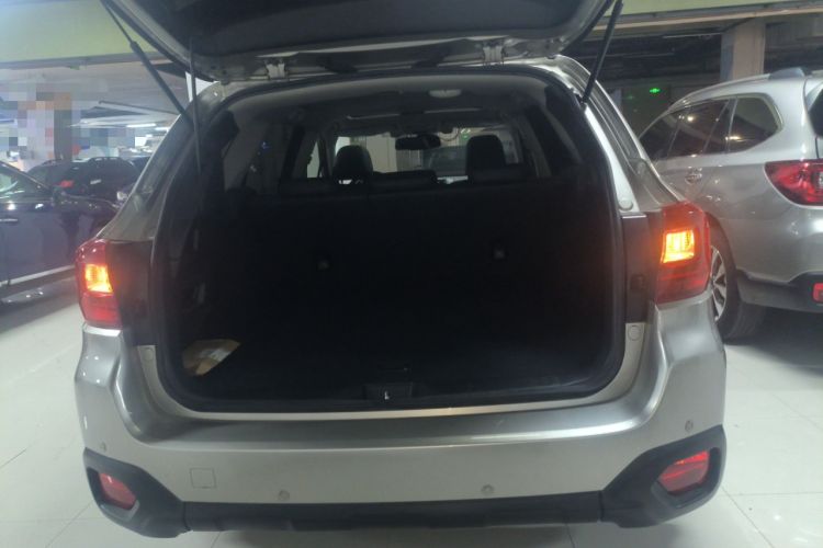 Used Subaru Outback 2017 2.5i Luxury Navigation Edition Trunk