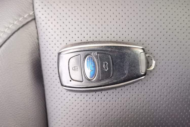 Used Subaru Outback 2017 2.5i Sport Navigation Edition Vehicle Key
