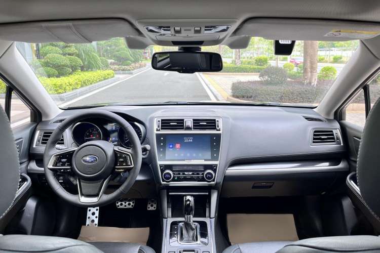 Used Subaru Outback 2018 2.5i Sport Navigation Edition with EyeSight Center Console