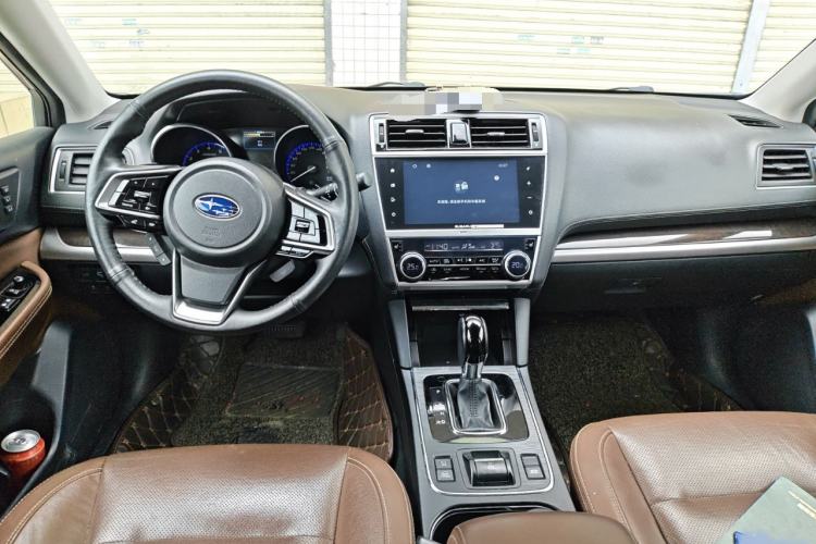 Used Subaru Outback 2018 2.5i Luxury Navigation Edition with EyeSight Interior 2