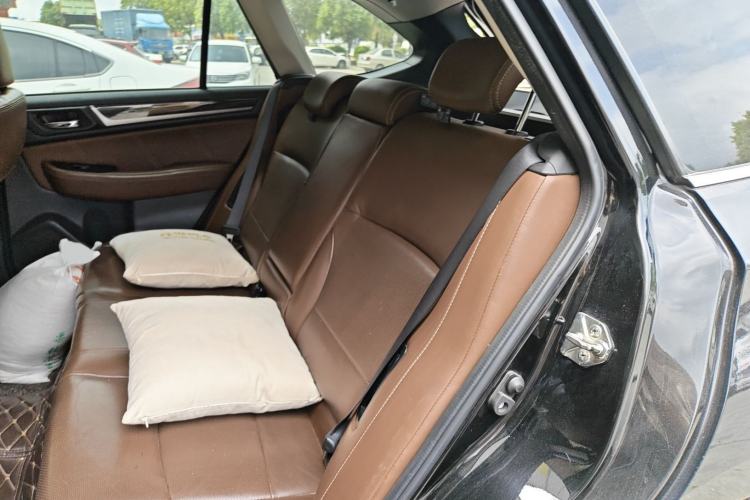 Used Subaru Outback 2018 2.5i Luxury Navigation Edition with EyeSight Interior 4