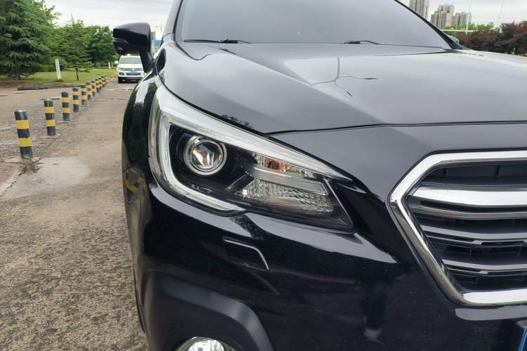 Used Subaru Outback 2018 2.5i Sport Navigation Edition with EyeSight Right Front Headlight