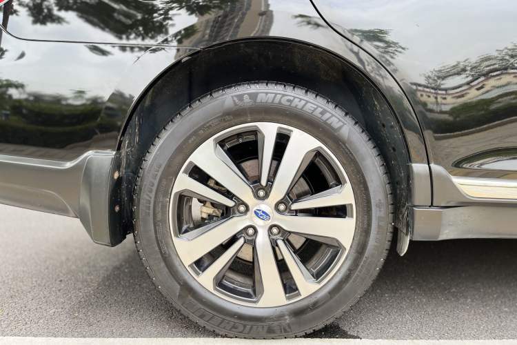 Used Subaru Outback 2018 2.5i Sport Navigation Edition with EyeSight Right Rear Wheel Hub