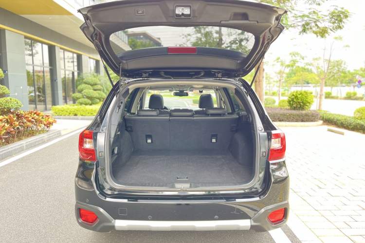Used Subaru Outback 2018 2.5i Sport Navigation Edition with EyeSight Trunk