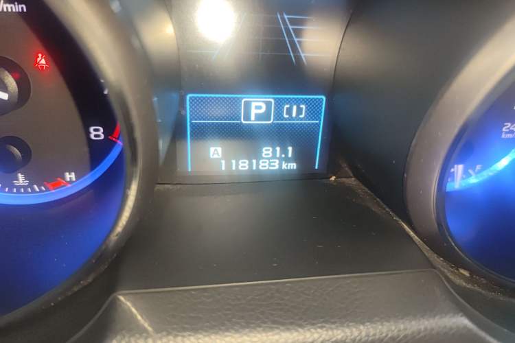 Used Subaru Outback 2018 2.5i Sport Navigation Edition with EyeSight Odometer Close Up