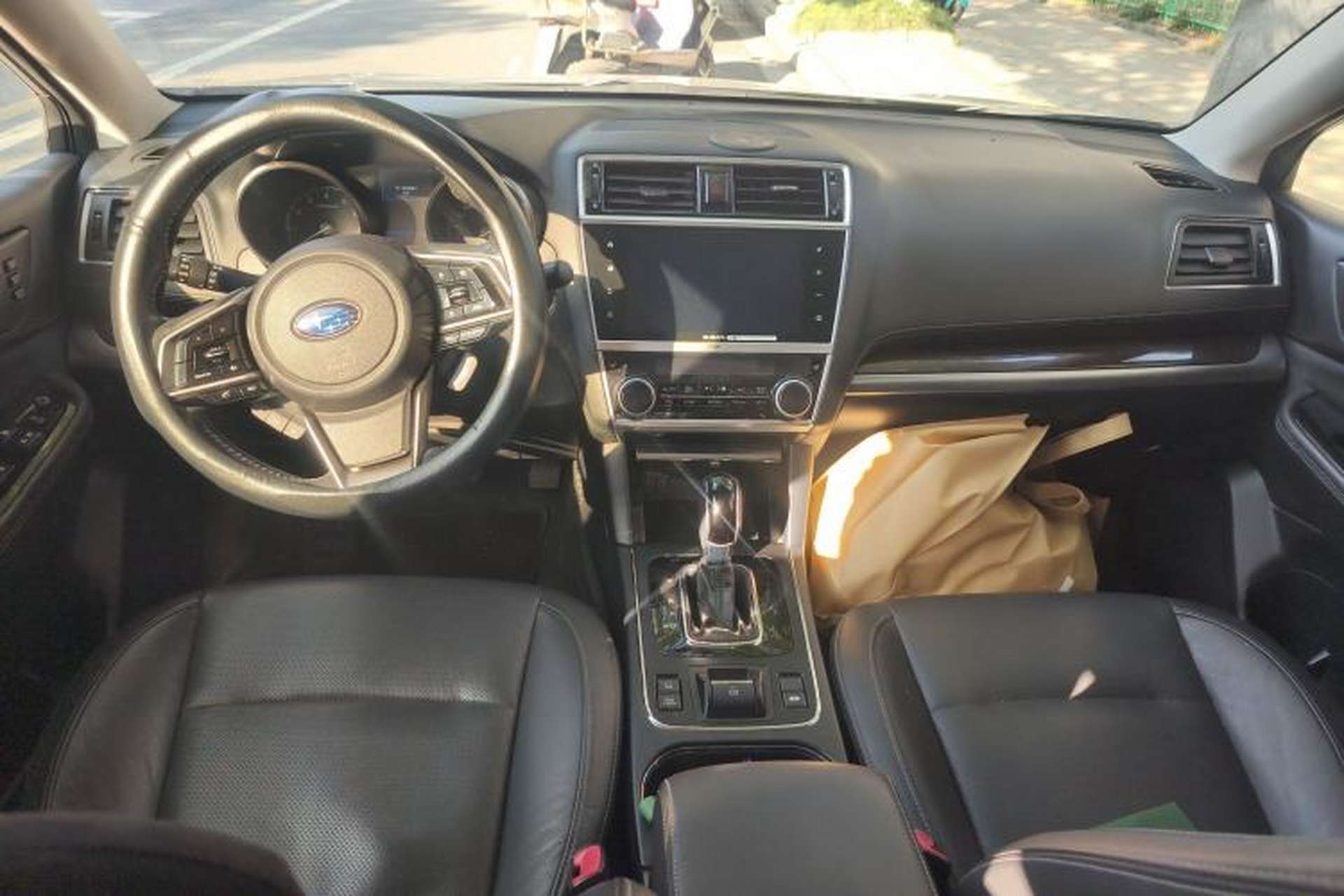 Used Subaru Outback 2018 2.5i Luxury Navigation Edition with EyeSight Center Console